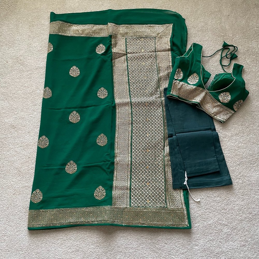 [LIKE NEW] Indian Pakistani Sari Saree Ethnic Suit Green and Gold Medium